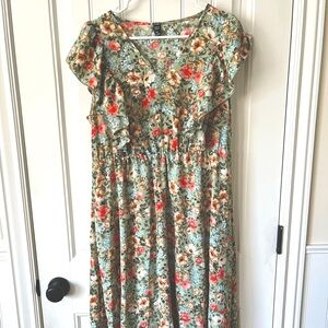 SHEIN floral dress. Size XL. Cute top ruffle detail. Vneck, elastic waist detail